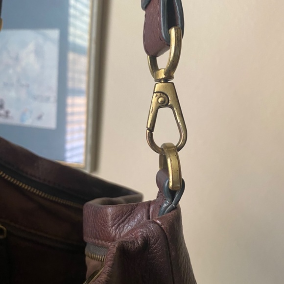 Elegant Brown Leather Tote Bag - Picture 2 of 6